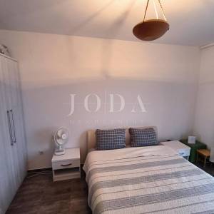 Apartman blizu mora sa 2 balkona i otvorenim pogledom