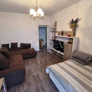 Apartman blizu mora sa 2 balkona i otvorenim pogledom