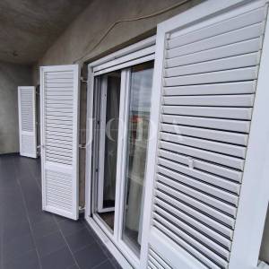 Apartman blizu mora sa 2 balkona i otvorenim pogledom