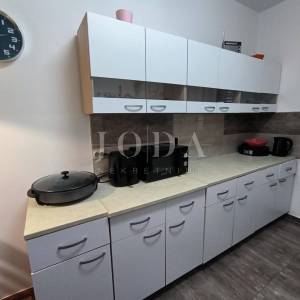 Apartman blizu mora sa 2 balkona i otvorenim pogledom