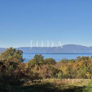 Apartman u prizemlju s pogledom na more - Njivice