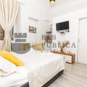 APARTMANI S POSLOVNIM PROSTOROM U STAROM GRADU - CIJENA NA UPIT