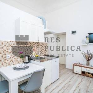 APARTMANI S POSLOVNIM PROSTOROM U STAROM GRADU - CIJENA NA UPIT