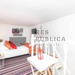 APARTMANI S POSLOVNIM PROSTOROM U STAROM GRADU - CIJENA NA UPIT