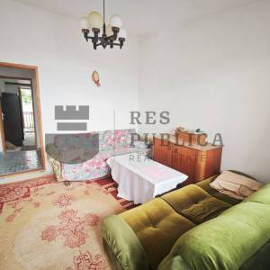 APARTMANSKA KUĆA U KOMARNI