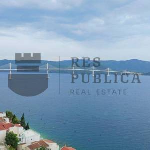 APARTMANSKA KUĆA U KOMARNI