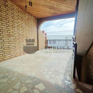 APARTMANSKA KUĆA U KOMARNI