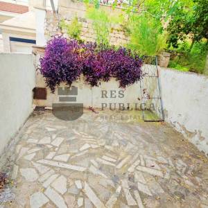 APARTMANSKA KUĆA U KOMARNI