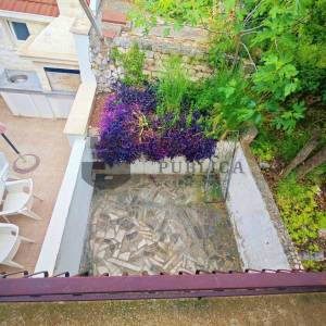 APARTMANSKA KUĆA U KOMARNI