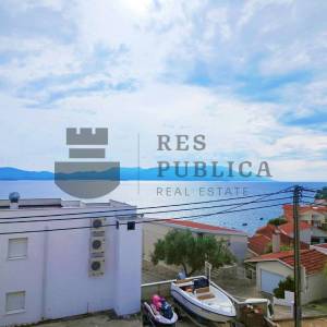 APARTMANSKA KUĆA U KOMARNI