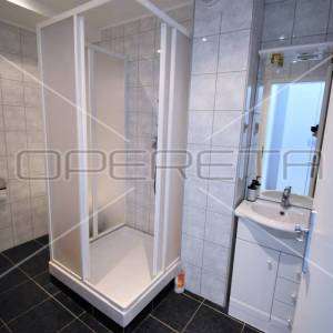 Apartmanski objekt s 6 odvojenih apartmana i garažom, Rovinj, Istra