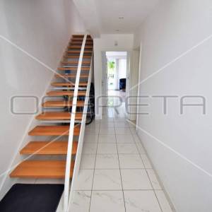 Apartmanski objekt s 6 odvojenih apartmana i garažom, Rovinj, Istra