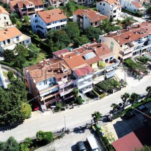Apartmanski objekt s 6 odvojenih apartmana i garažom, Rovinj, Istra