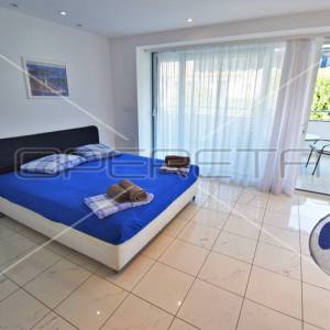 Apartmanski objekt s 6 odvojenih apartmana i garažom, Rovinj, Istra