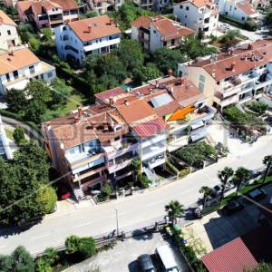 Apartmanski objekt s 6 odvojenih apartmana i garažom, Rovinj, Istra