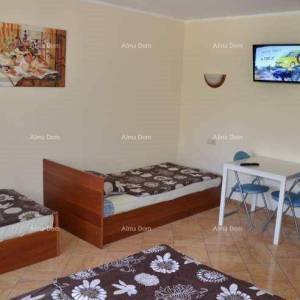 Apartmanski objekt s bazenom na odličnoj lokaciji, s pogledom na more u Medulinu