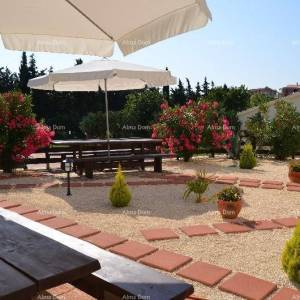 Apartmanski objekt s bazenom na odličnoj lokaciji, s pogledom na more u Medulinu