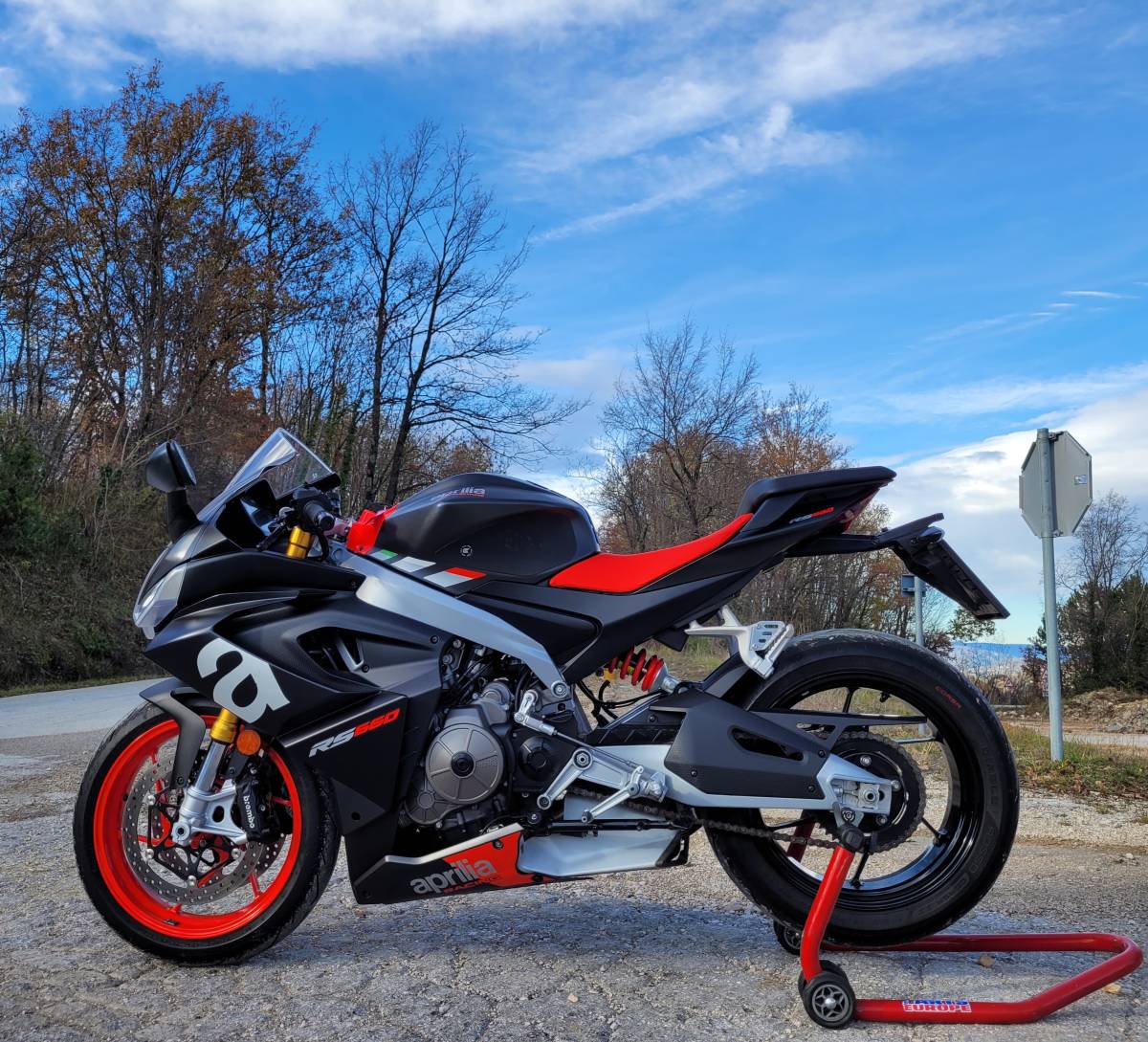 Aprilia RS 660