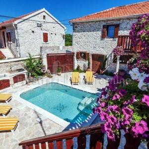 ARBANASI - Hacijenda u nizu s bazenom