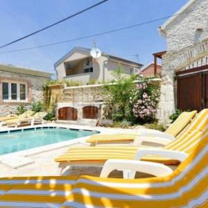 ARBANASI - Hacijenda u nizu s bazenom