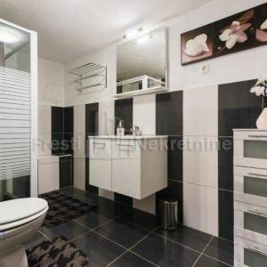 ARBANASI - Hacijenda u nizu s bazenom