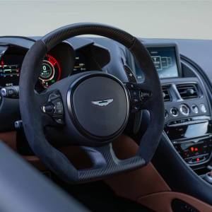 Aston Martin DBS 770 ULTIMATE COUPE