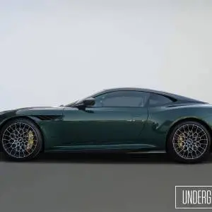 Aston Martin DBS 770 ULTIMATE COUPE