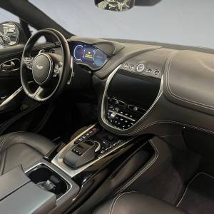 Aston Martin DBX AM8 550PS