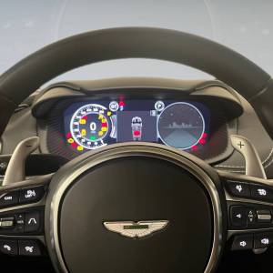 Aston Martin DBX AM8 550PS