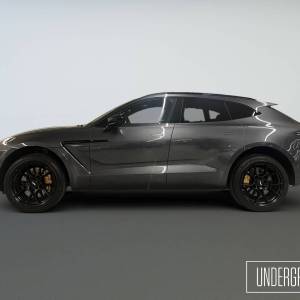 Aston Martin DBX AM8 550PS