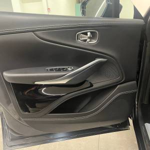 Aston Martin DBX AM8 550PS