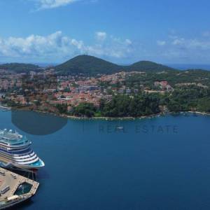 ATRAKTIVNO ZEMLJIŠTE IZNAD LOZICE