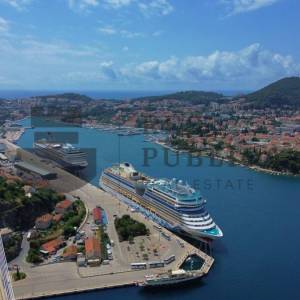 ATRAKTIVNO ZEMLJIŠTE IZNAD LOZICE