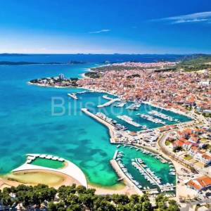 Atraktivno zemljište u Vodicama, površine cca 2500 m2