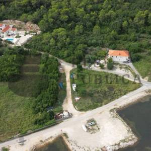 ATRAKTIVNO ZEMLJIŠTE UZ MORE U BROCAMA - PELJEŠAC