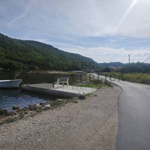 ATRAKTIVNO ZEMLJIŠTE UZ MORE U BROCAMA - PELJEŠAC