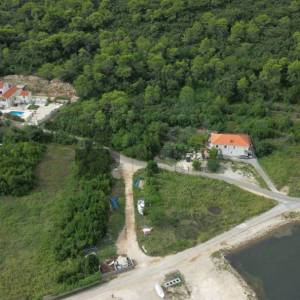 ATRAKTIVNO ZEMLJIŠTE UZ MORE U BROCAMA - PELJEŠAC