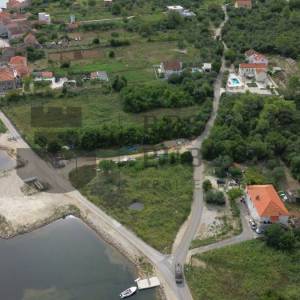 ATRAKTIVNO ZEMLJIŠTE UZ MORE U BROCAMA - PELJEŠAC