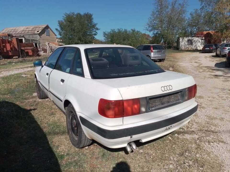 Audi 80 1.9tdi bez motora se prodaje ..ima uredne papire