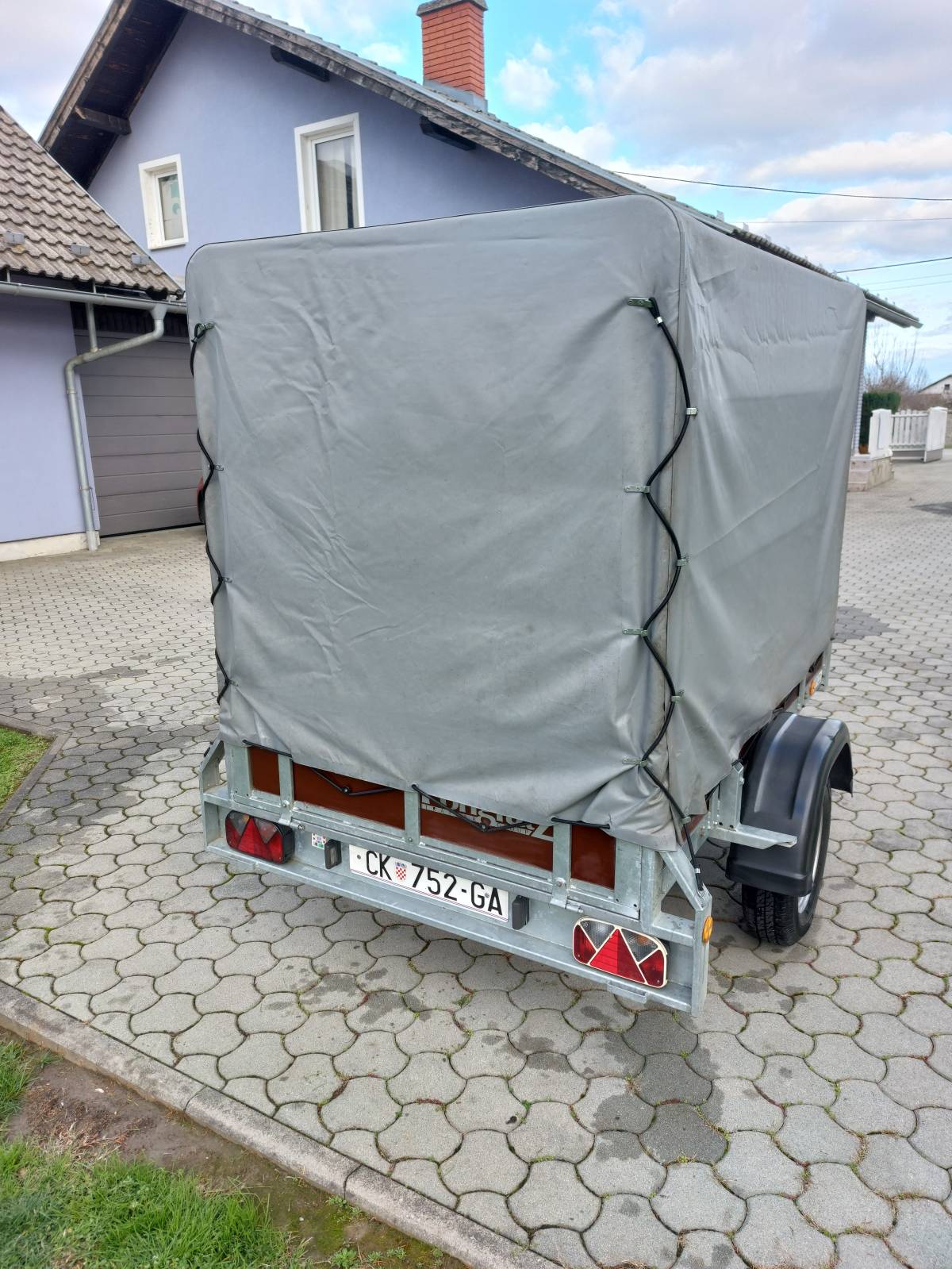 Autoprikolica Pongraz