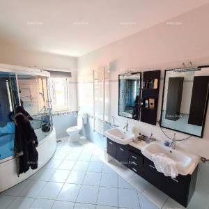 Banjole, nova, moderna samostojeća vila.