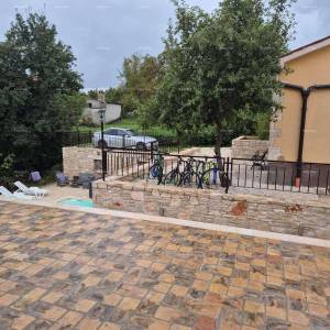 Barban, kuća za odmor s bazenom