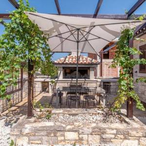 Barban, kuća za odmor s bazenom