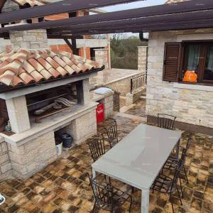 Barban, kuća za odmor s bazenom