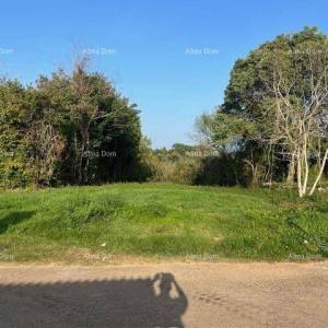 Barban Zemljište s građevinskom dozvolom i plaćenim komunalijama u Gočanu