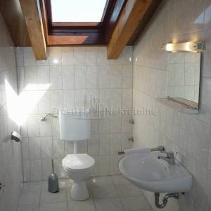 BIBINJE-DVOKATNICA 389 m2, 4 APARTMANA, OTVOREN POGLED NA MORE!