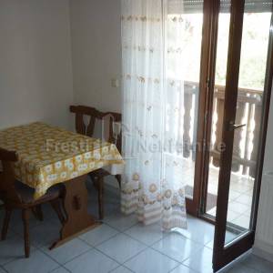 BIBINJE-DVOKATNICA 389 m2, 4 APARTMANA, OTVOREN POGLED NA MORE!