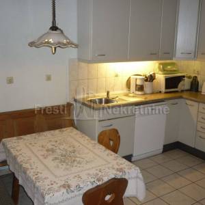 BIBINJE-DVOKATNICA 389 m2, 4 APARTMANA, OTVOREN POGLED NA MORE!