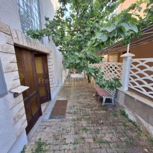 BIBINJE-DVOKATNICA 389 m2, 4 APARTMANA, OTVOREN POGLED NA MORE!