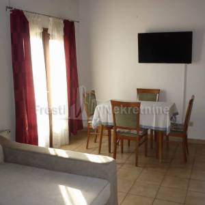 BIBINJE-DVOKATNICA 389 m2, 4 APARTMANA, OTVOREN POGLED NA MORE!